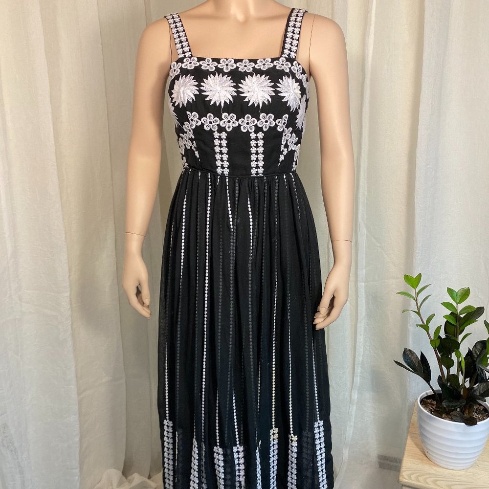 Vintage Embroidered Full Skirt Dress Vintage